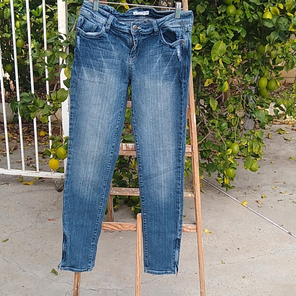 2.1 denim ankle jeans w/ ankle zipper 28